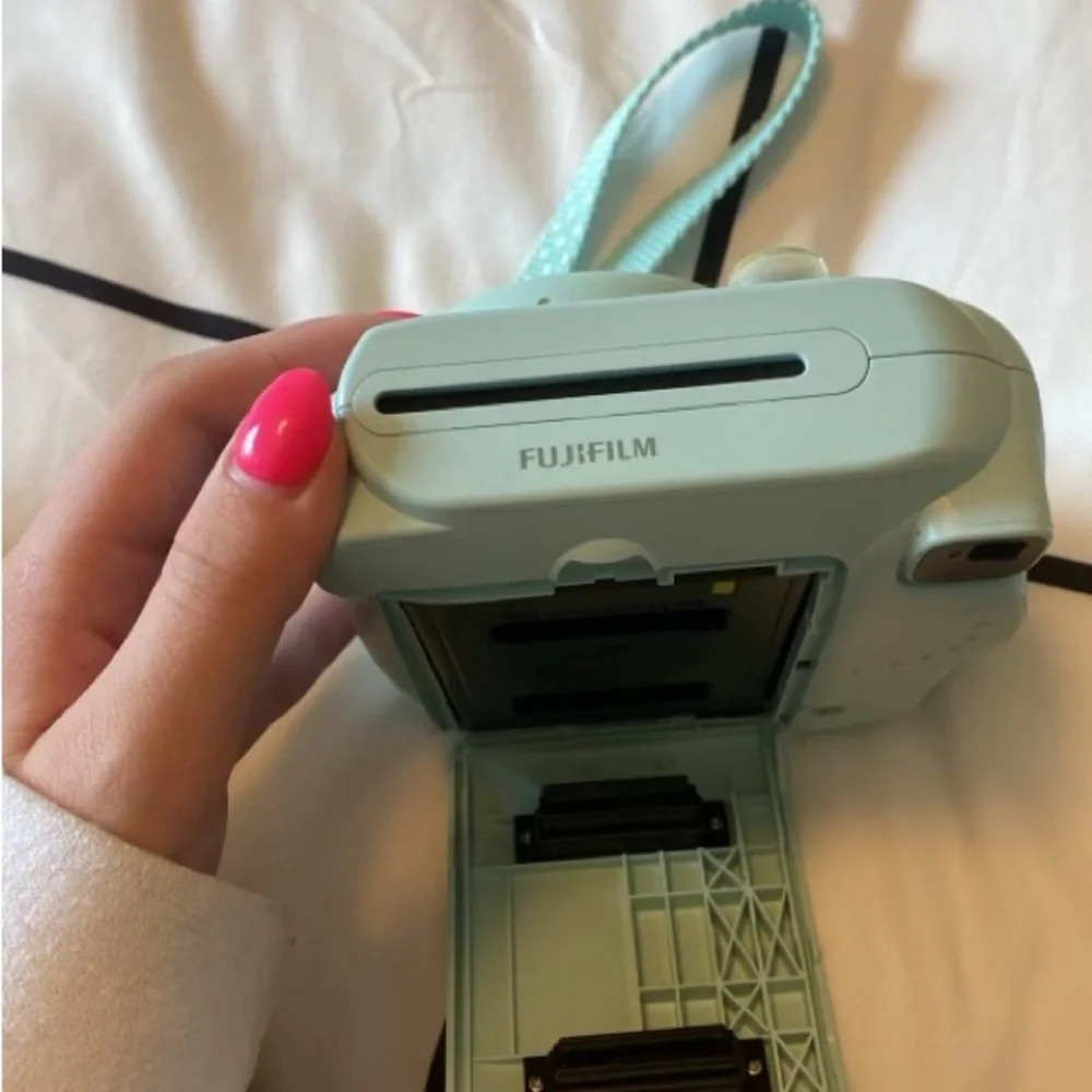 Fujifilm - Mini 9 Instant Film Camera